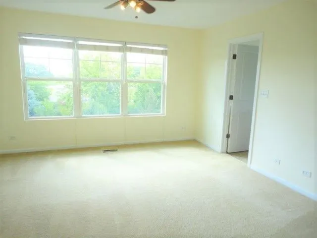 490 Grosvenor Lane IL