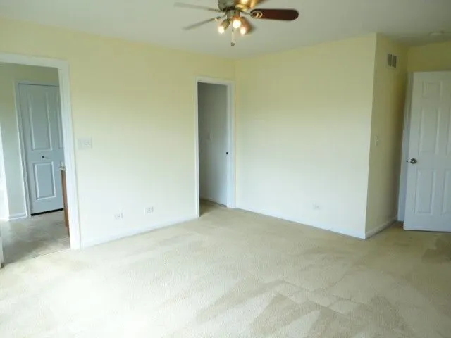 490 Grosvenor Lane IL