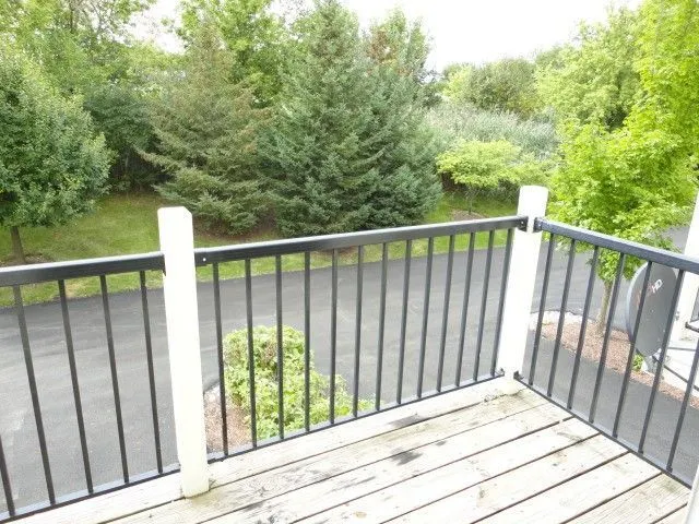 490 Grosvenor Lane IL