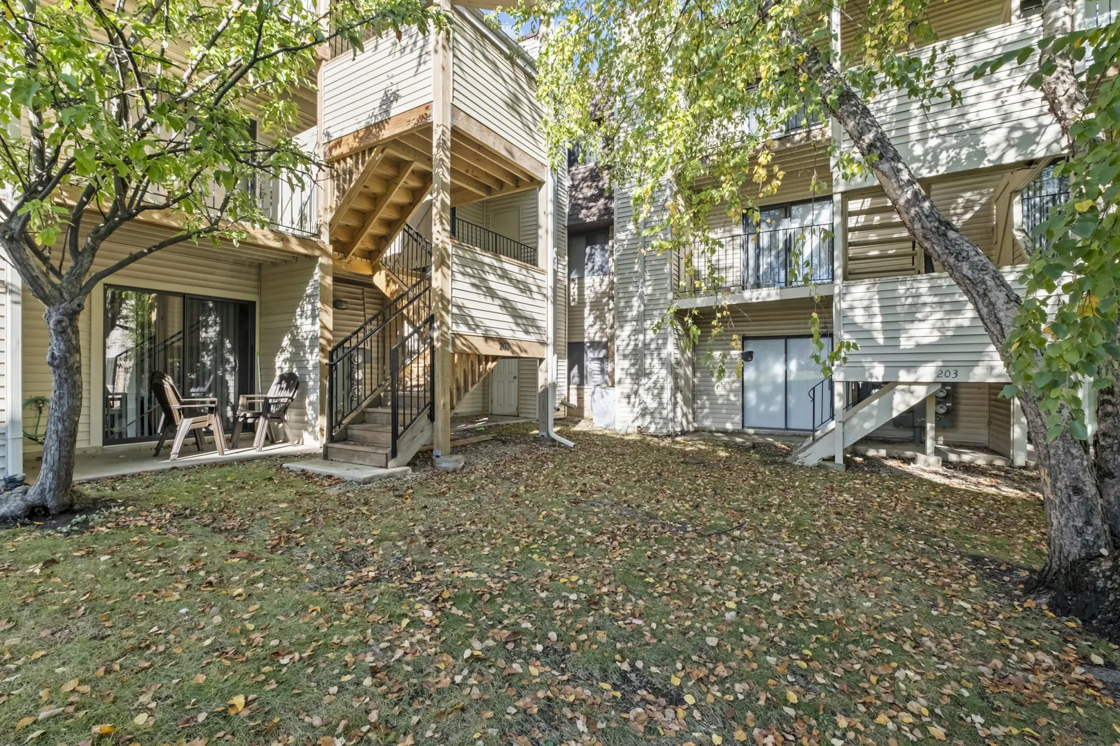 201 N Waters Edge Drive 302 IL