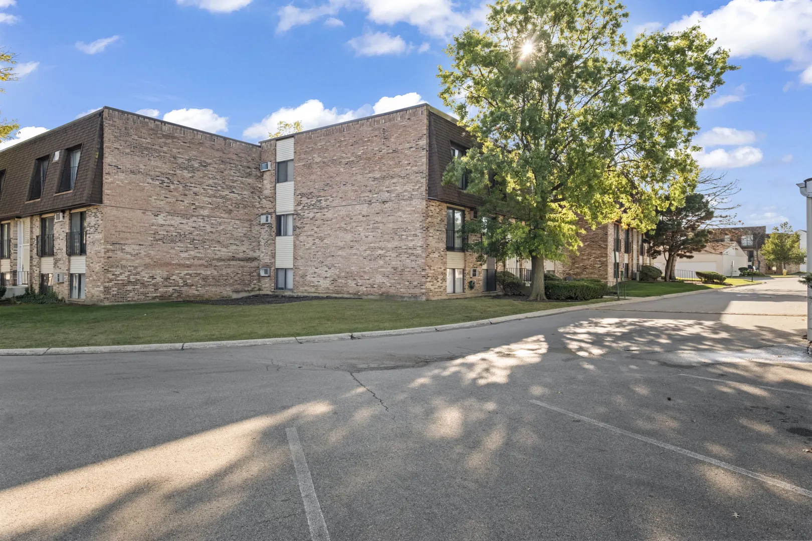 201 N Waters Edge Drive 302 IL