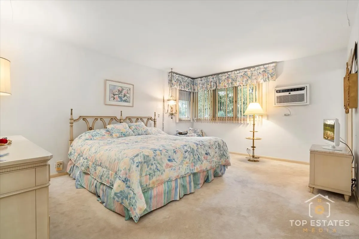 980 Apple Creek Lane IL