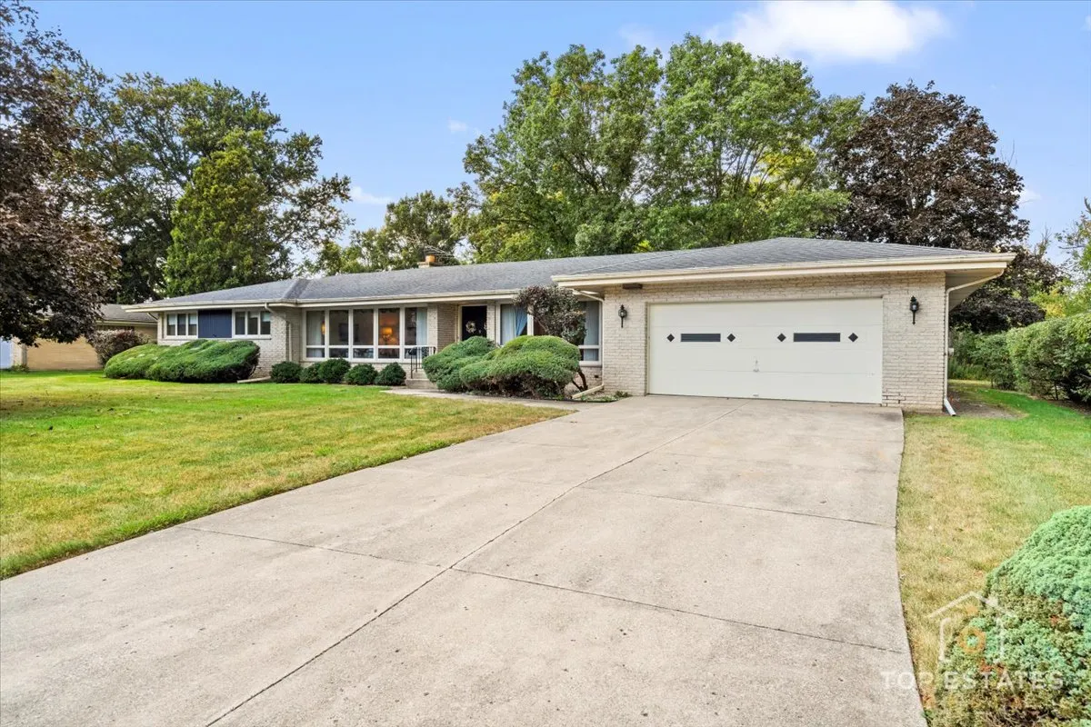 980 Apple Creek Lane IL