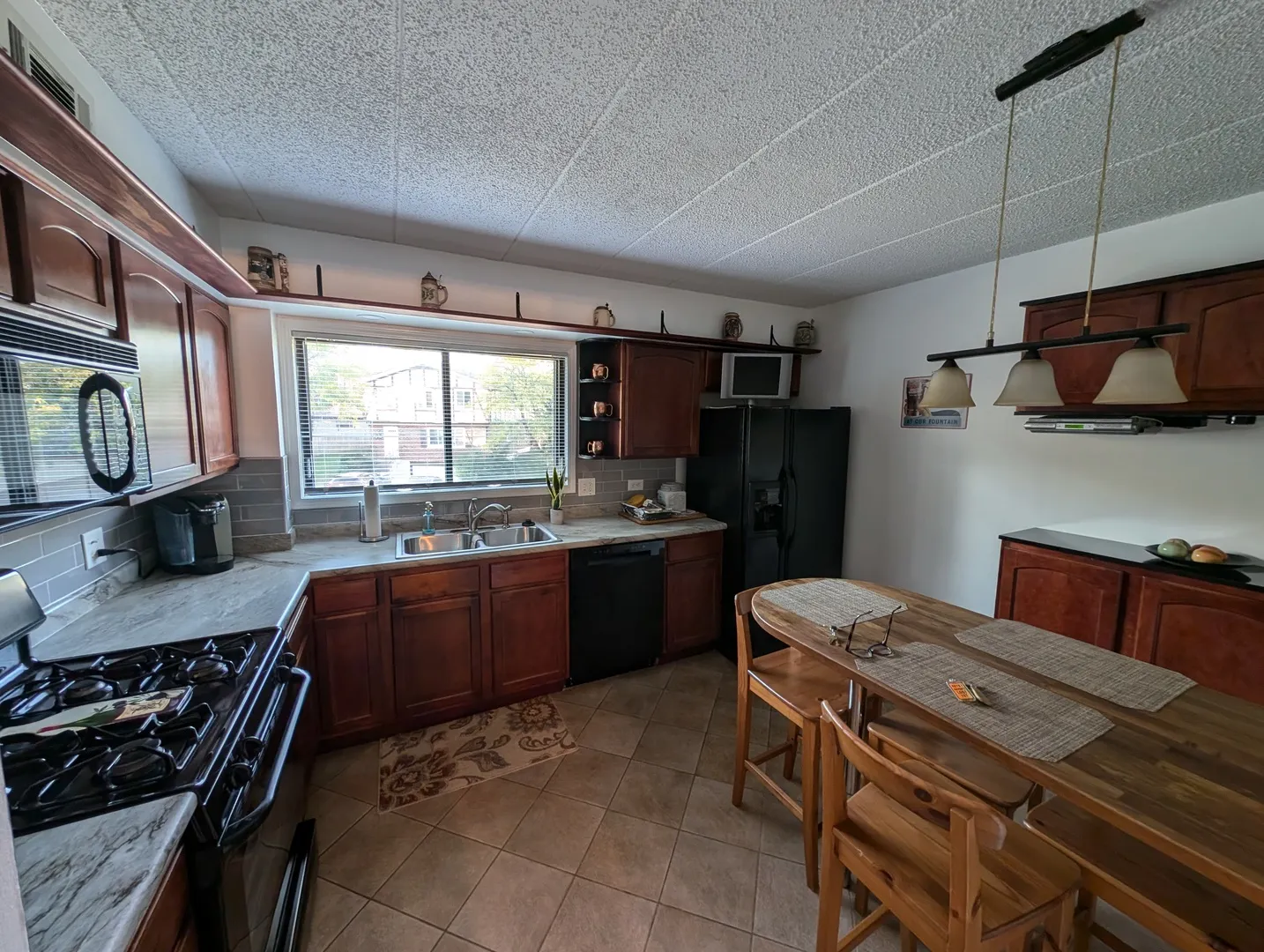 5965 Lakeside Place 204 IL