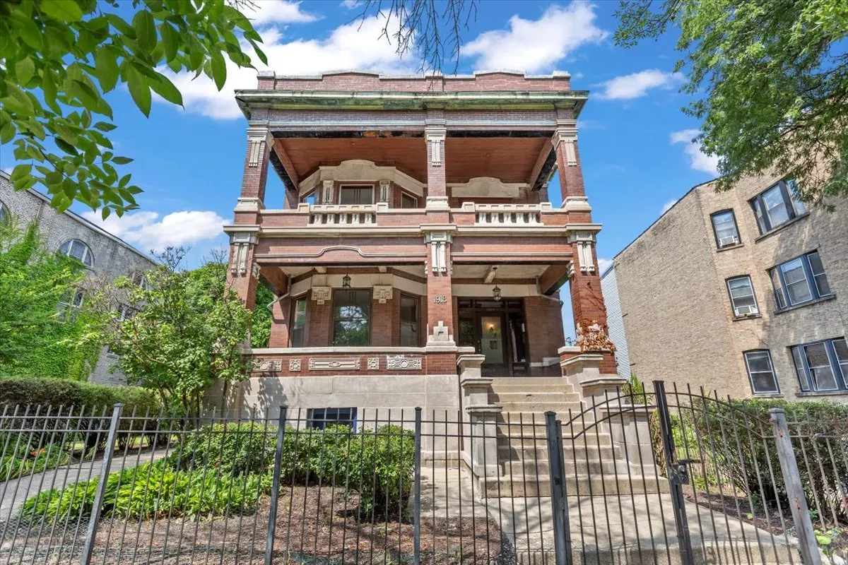 1918 N Humboldt Boulevard IL