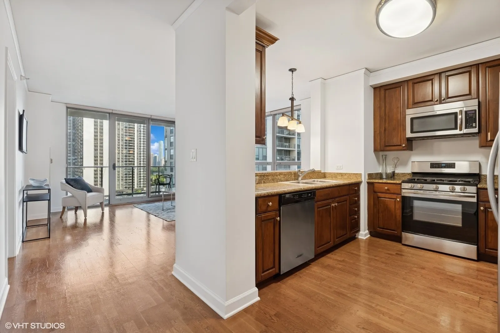 420 E Waterside Drive 1103 IL