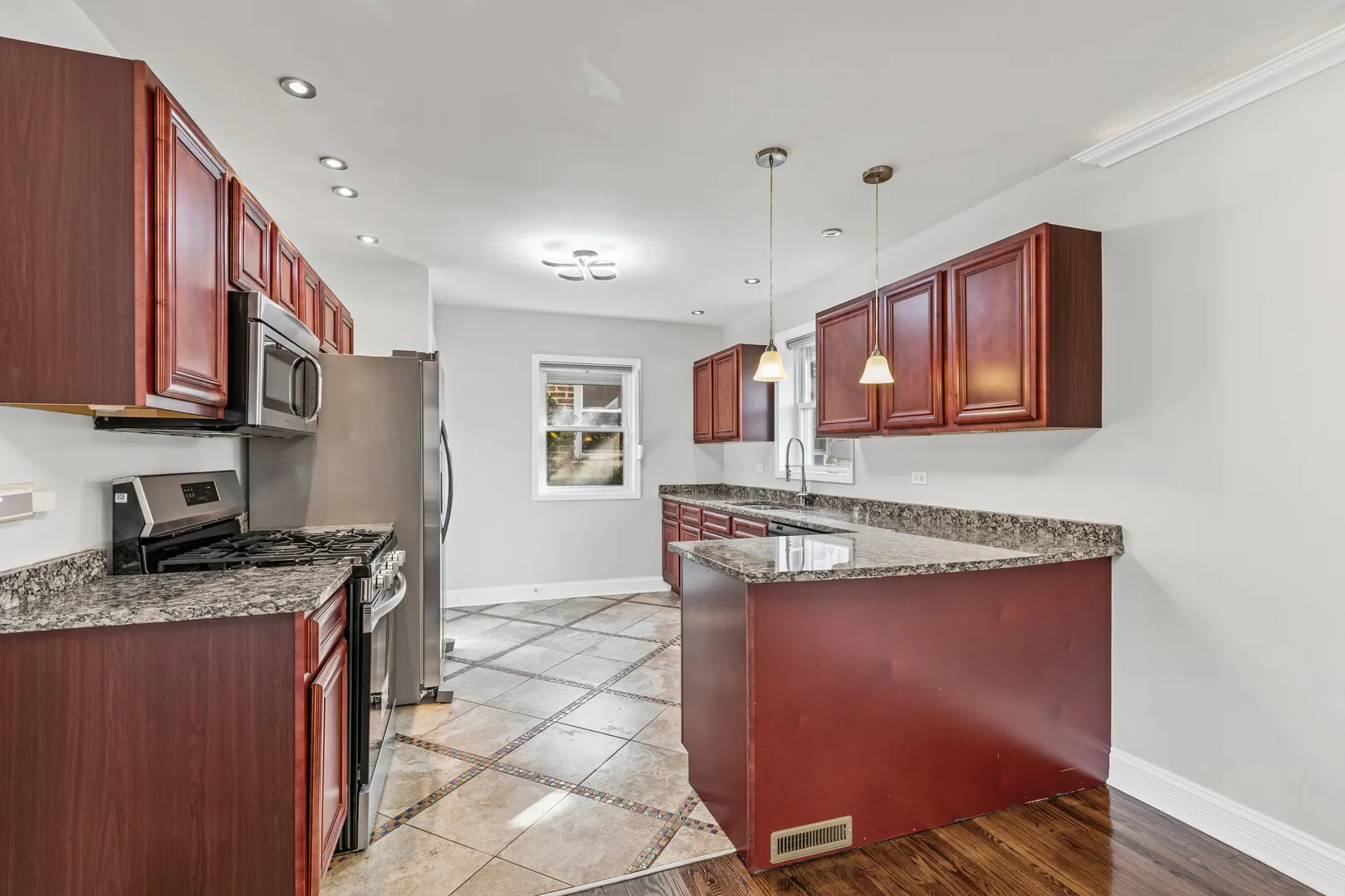 10106 S VERNON Avenue IL