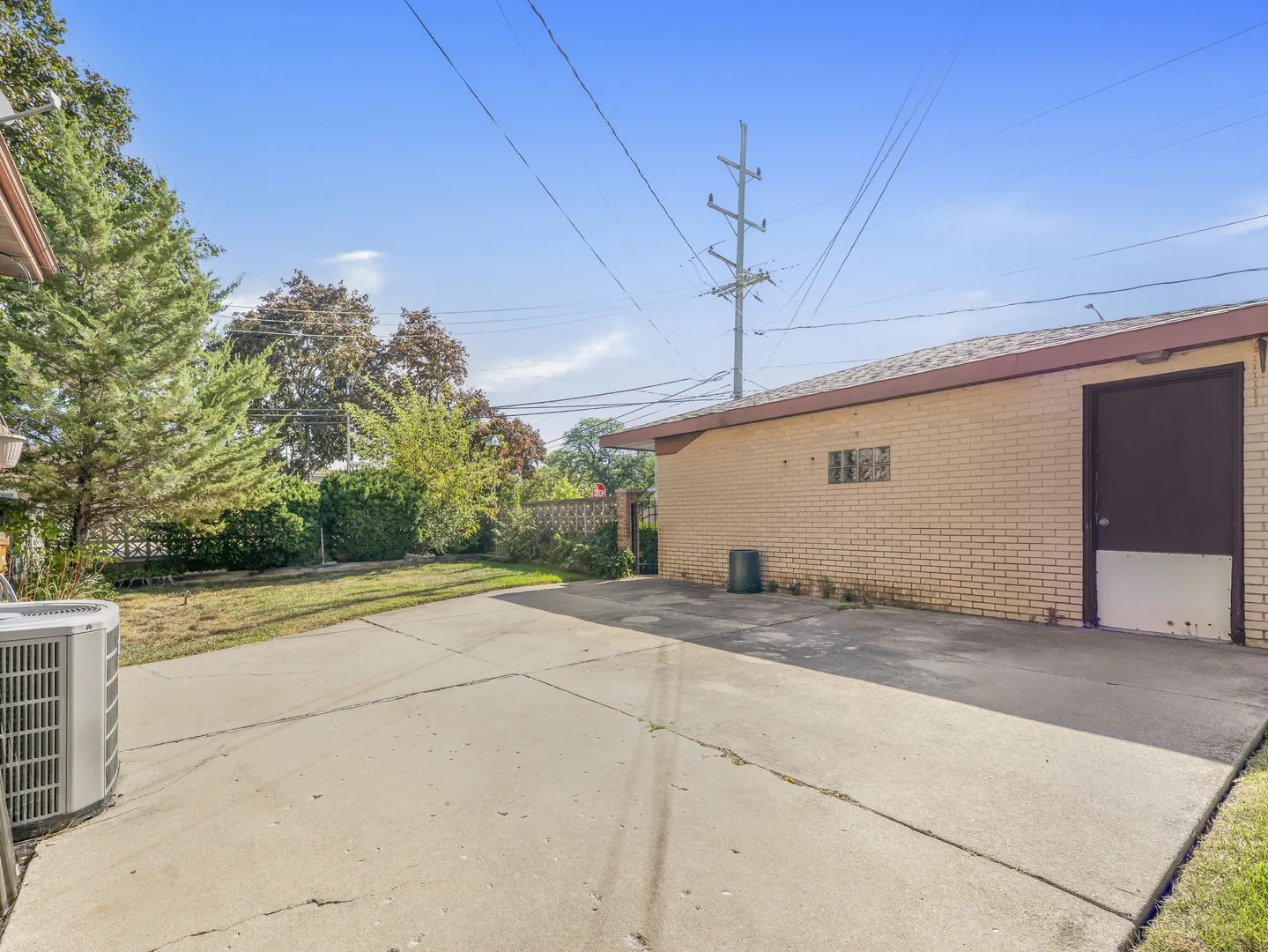 8255 W Agatite Avenue IL