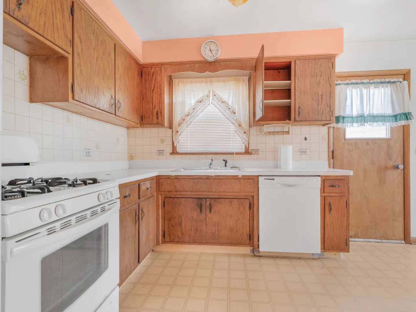 8255 W Agatite Avenue IL