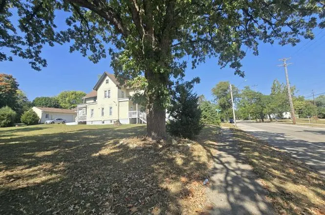 210 N Avon Street IL