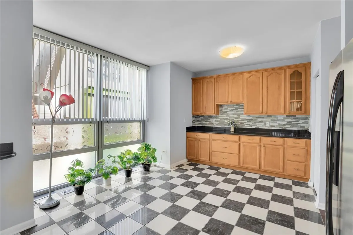 2241 S Archer Avenue 4 IL