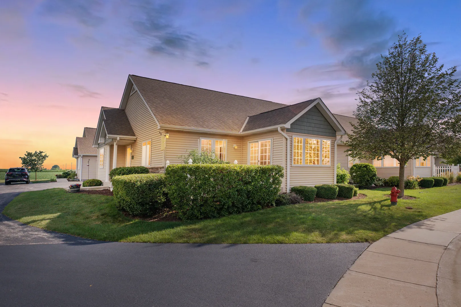 2182 Waterbury Lane E 2182 IL