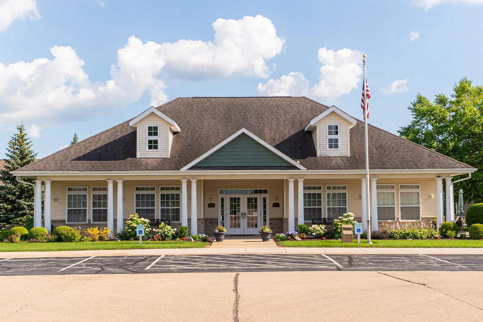 2182 Waterbury Lane E 2182 IL