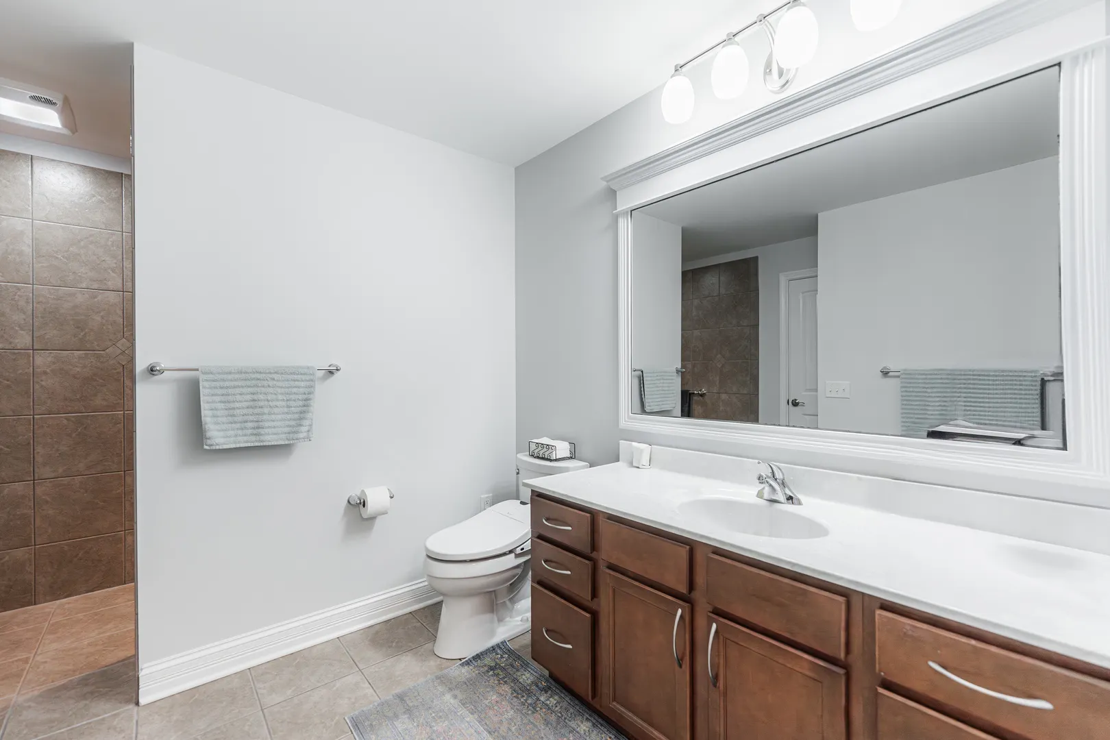 2182 Waterbury Lane E 2182 IL