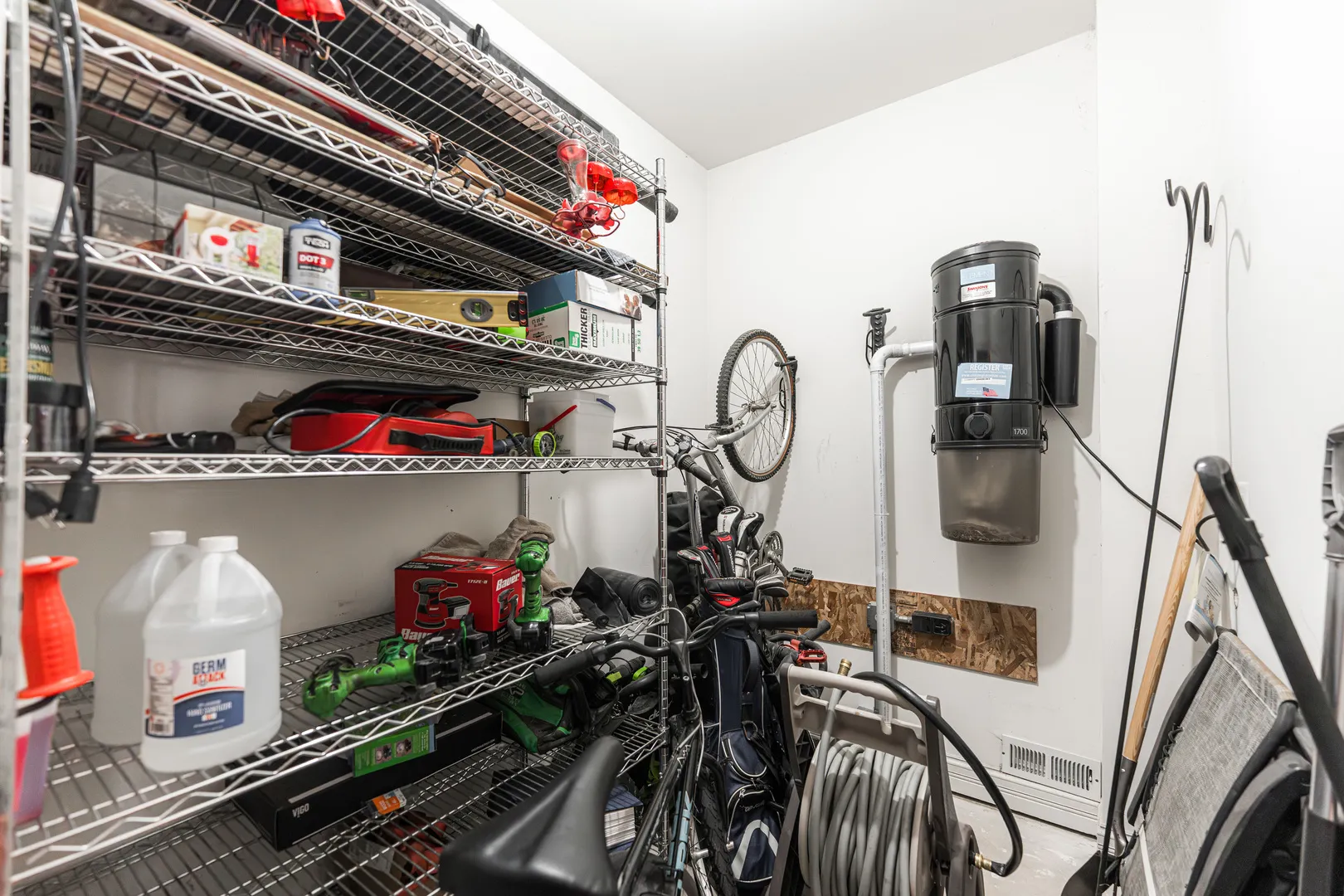 2182 Waterbury Lane E 2182 IL