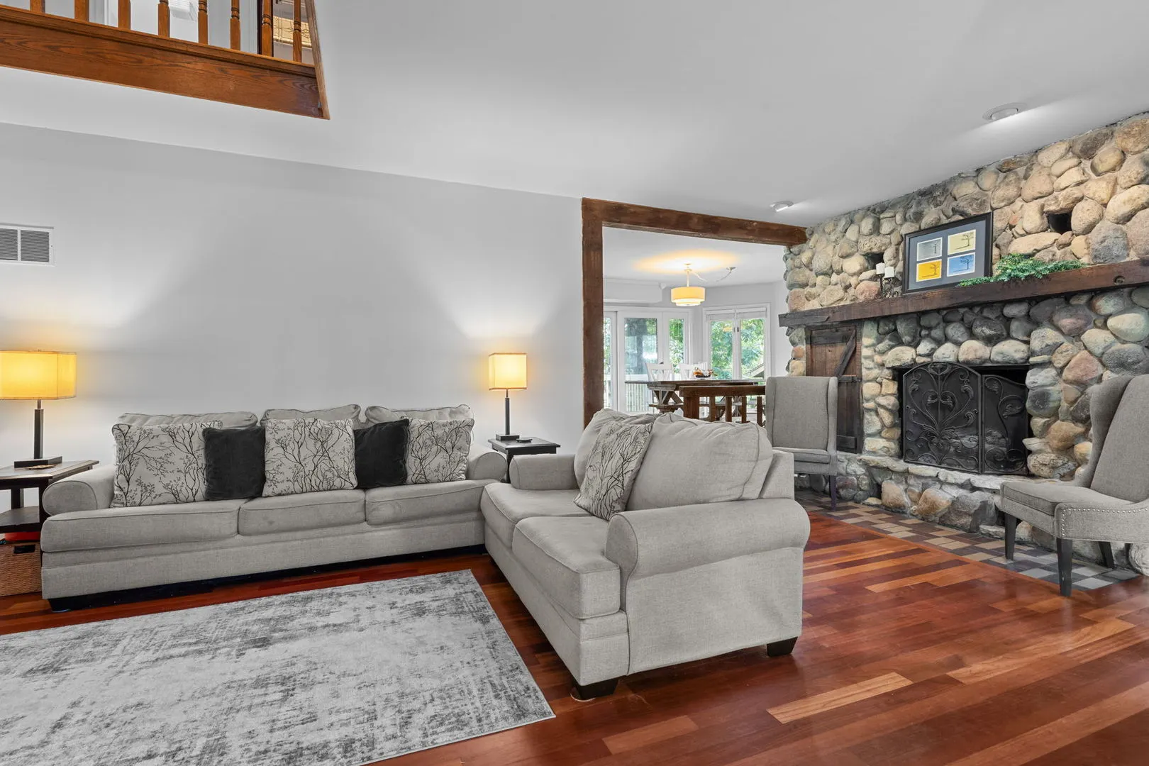 216 HICKORY Road IL