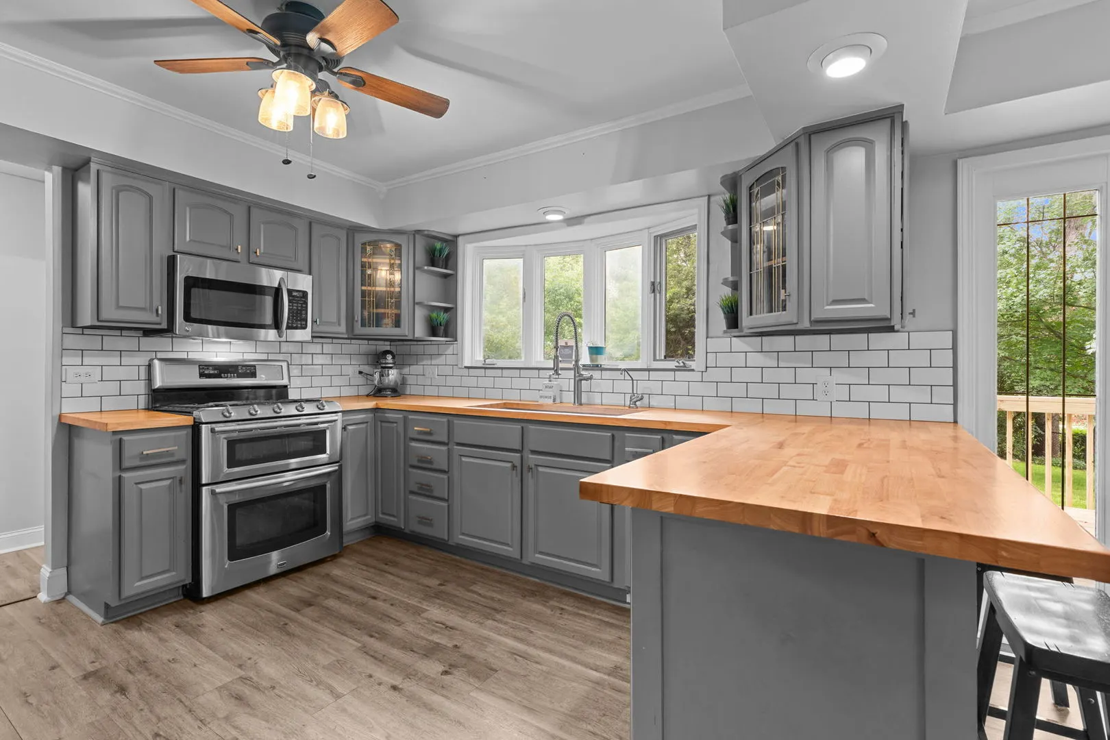 216 HICKORY Road IL