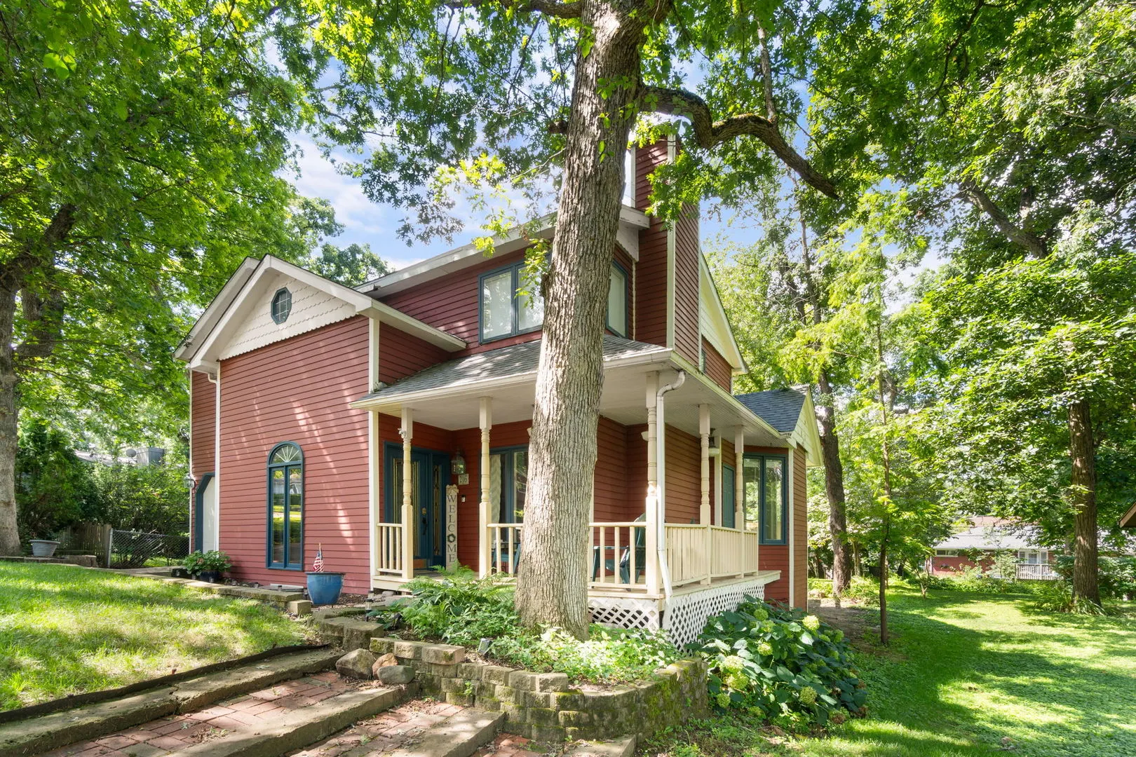 216 HICKORY Road IL