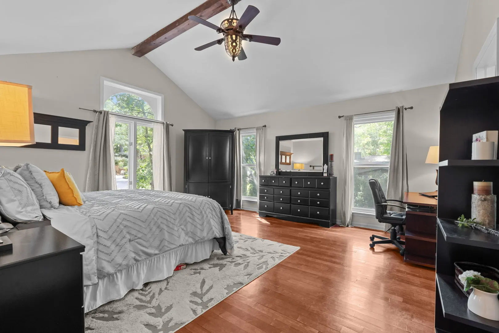 216 HICKORY Road IL