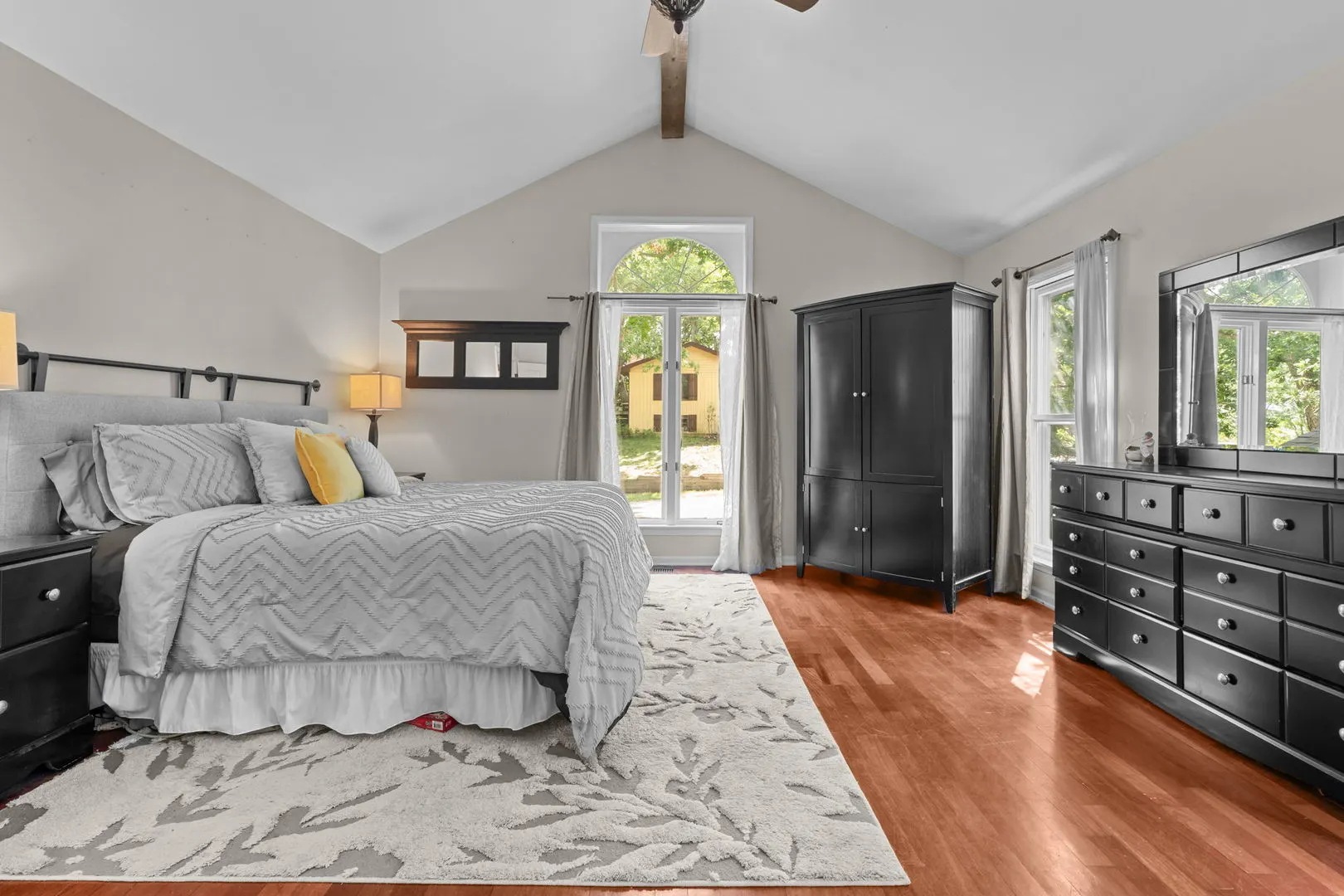 216 HICKORY Road IL