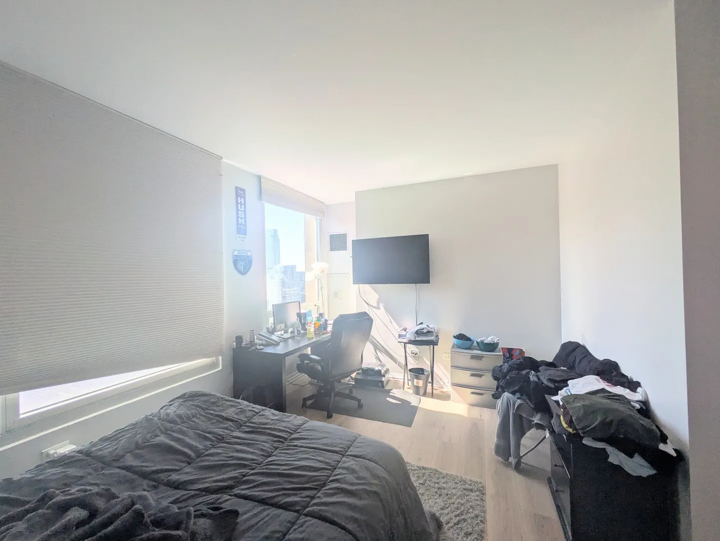 33 W Ontario Street 39ES IL