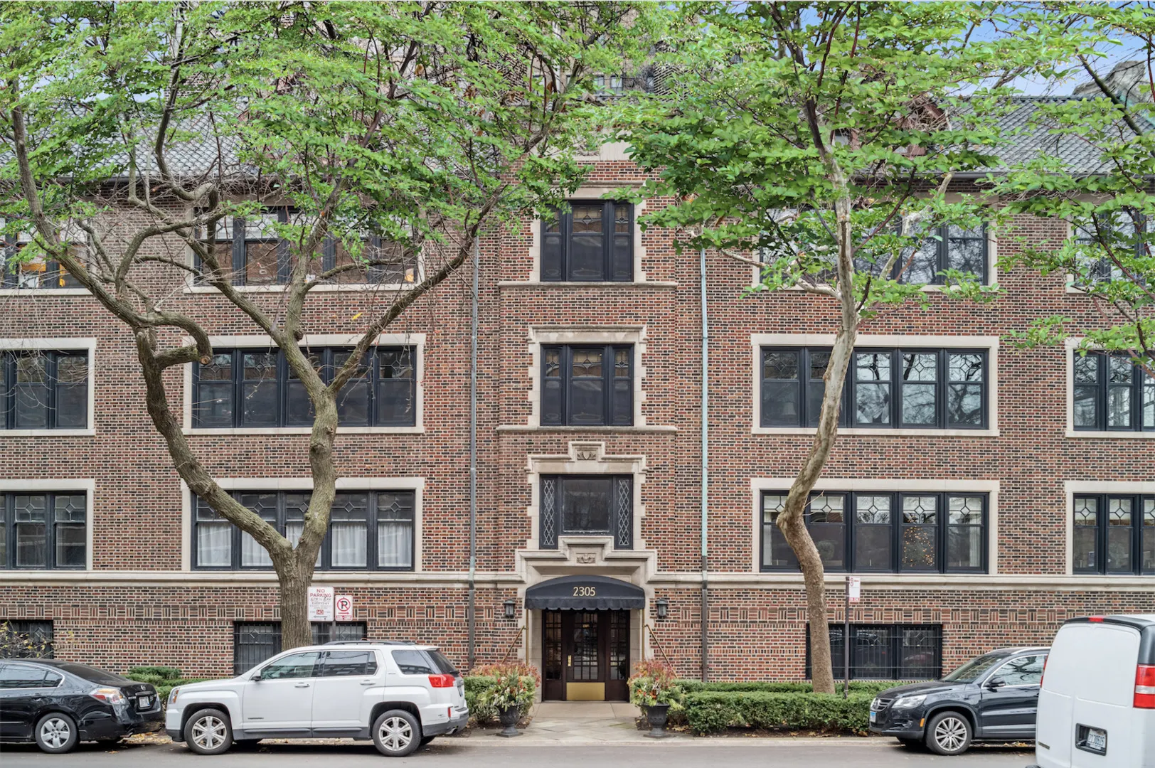 2305 N Commonwealth Avenue 1N IL