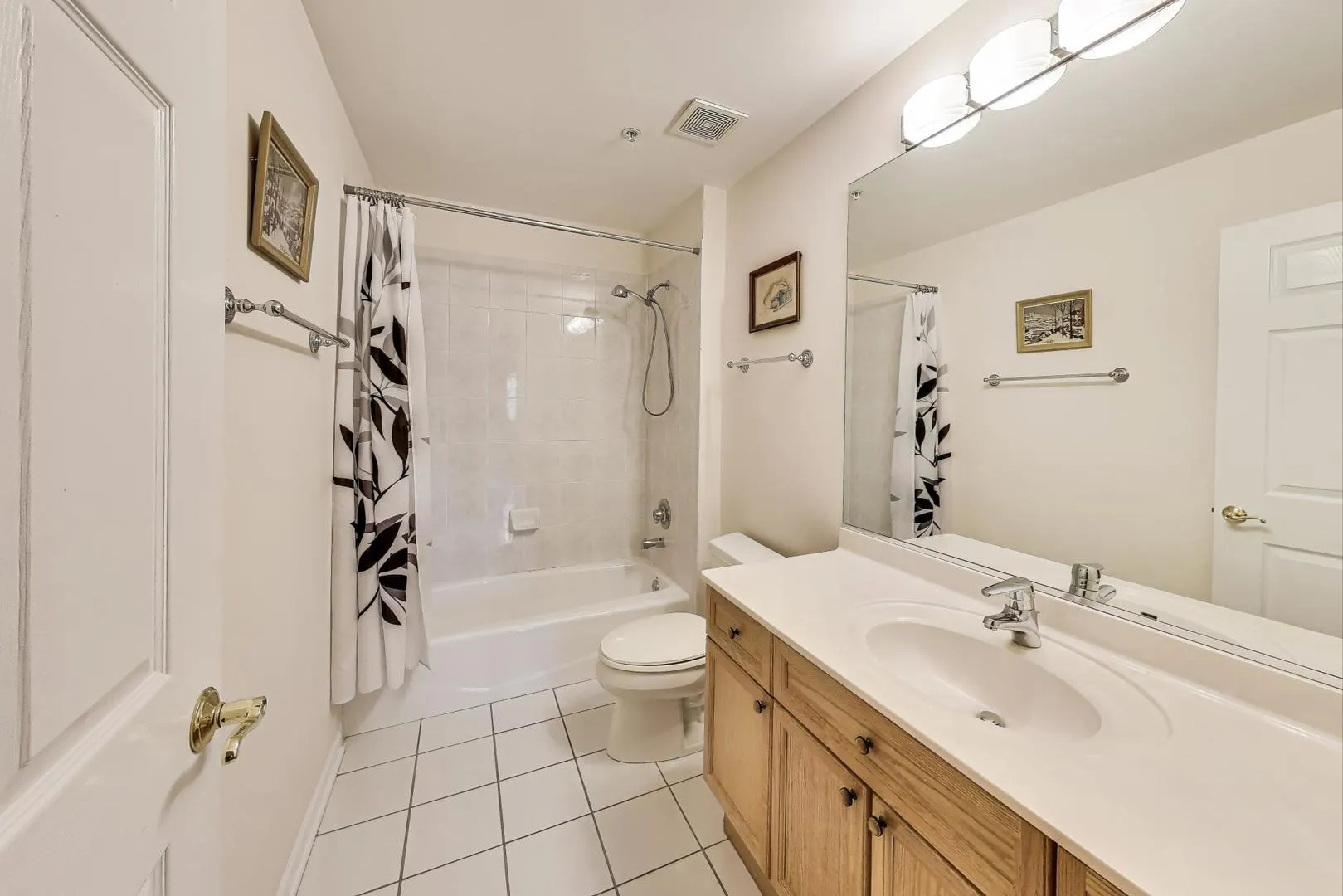 1688 Green Bay Road 404 IL