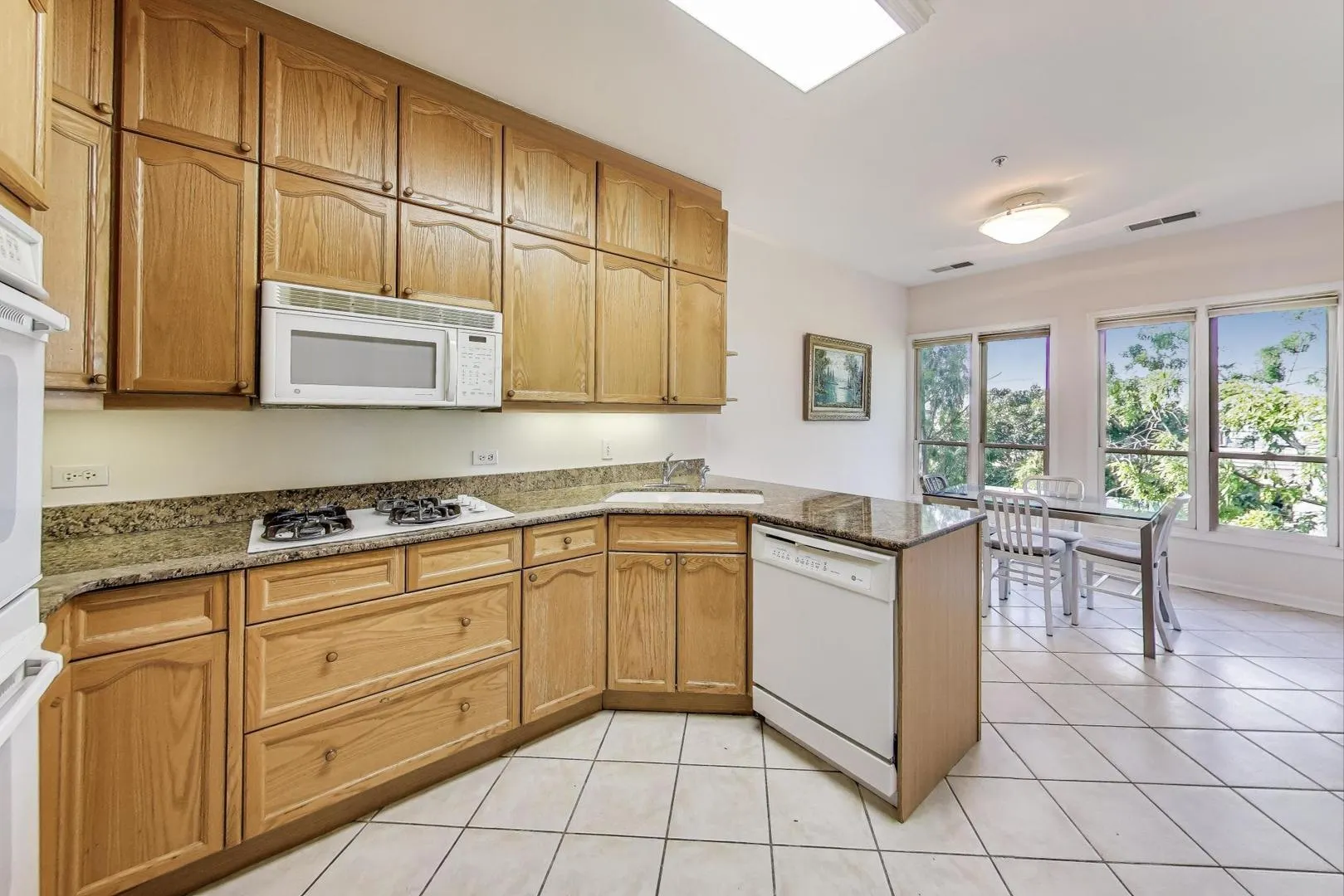 1688 Green Bay Road 404 IL