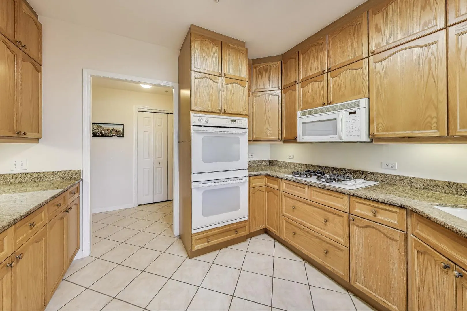1688 Green Bay Road 404 IL