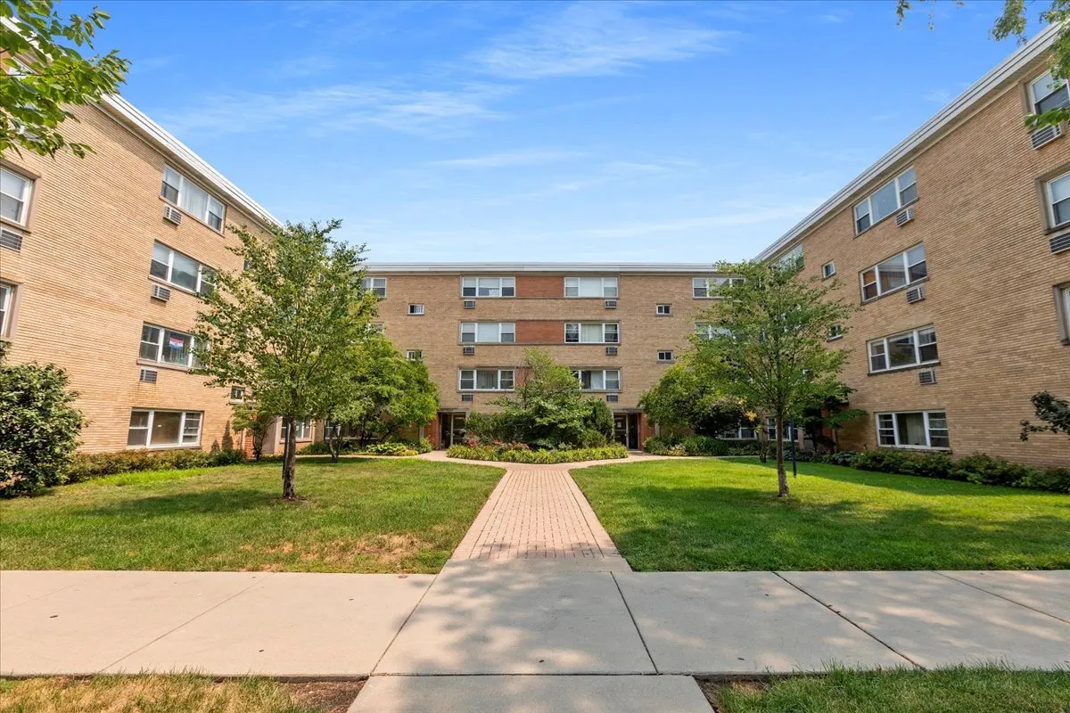 7429 N Ridge Boulevard 3E IL
