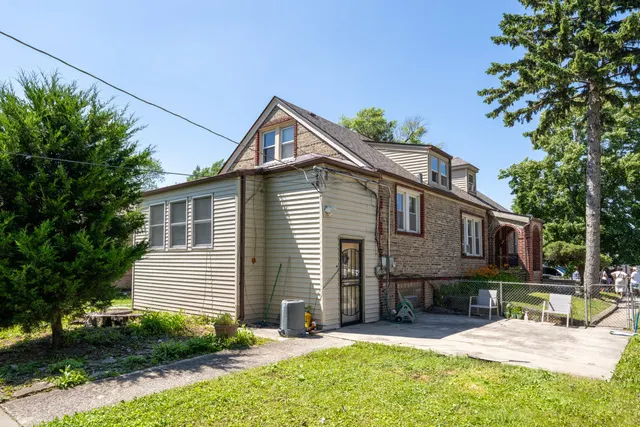 1235 W 96th Street IL