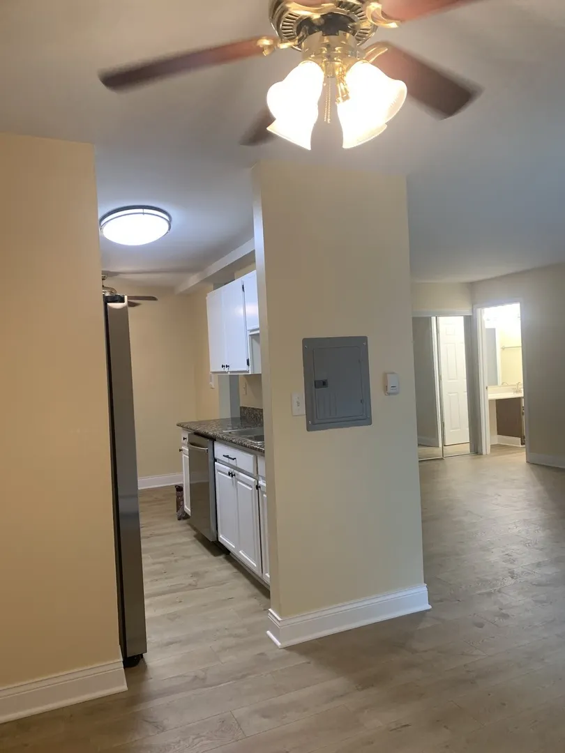 1813 Hemlock Place 107 IL