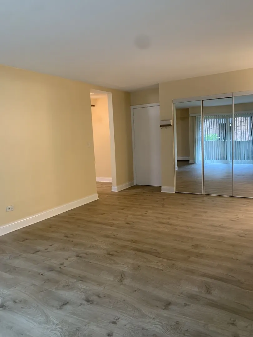 1813 Hemlock Place 107 IL