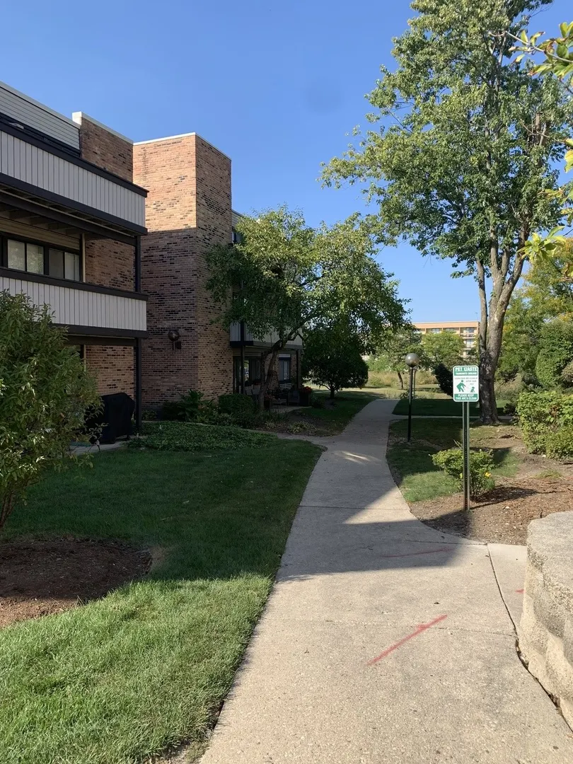 1813 Hemlock Place 107 IL