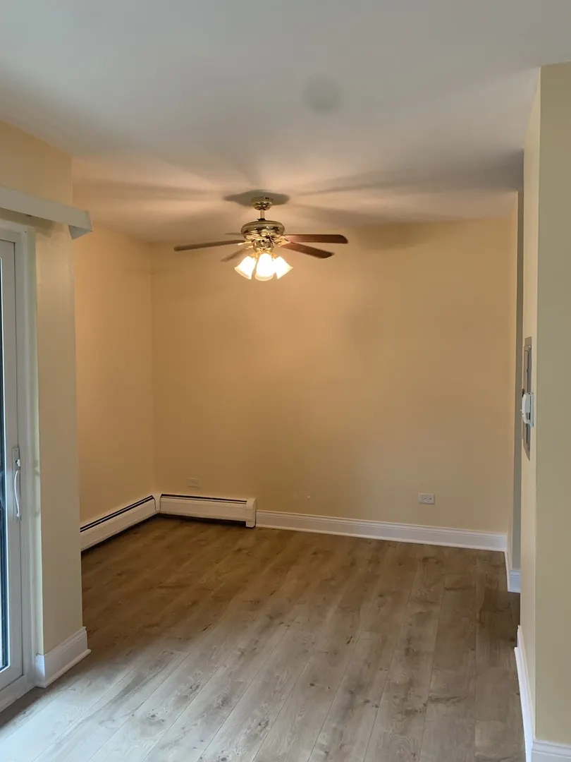 1813 Hemlock Place 107 IL