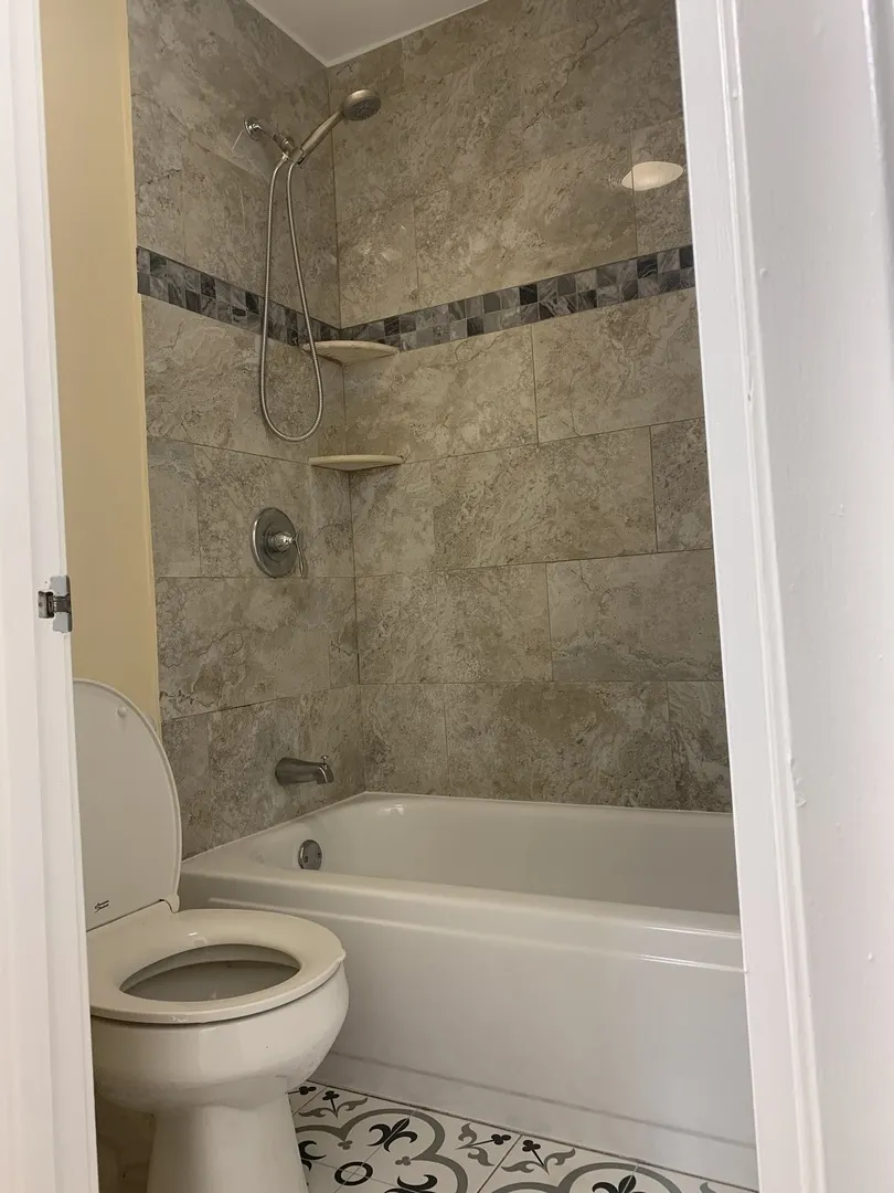 1813 Hemlock Place 107 IL
