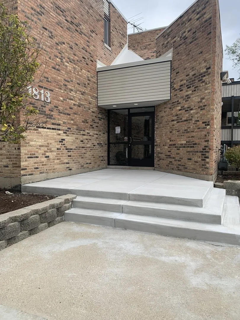 1813 Hemlock Place 107 IL