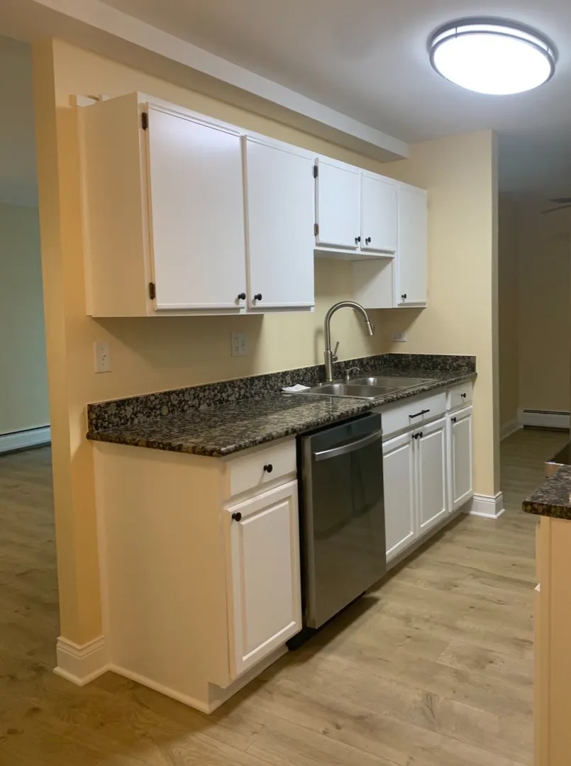 1813 Hemlock Place 107 IL