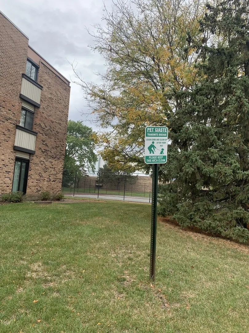 1813 Hemlock Place 107 IL