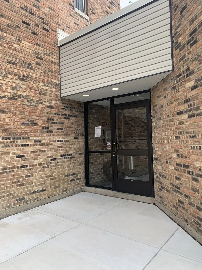 1813 Hemlock Place 107 IL