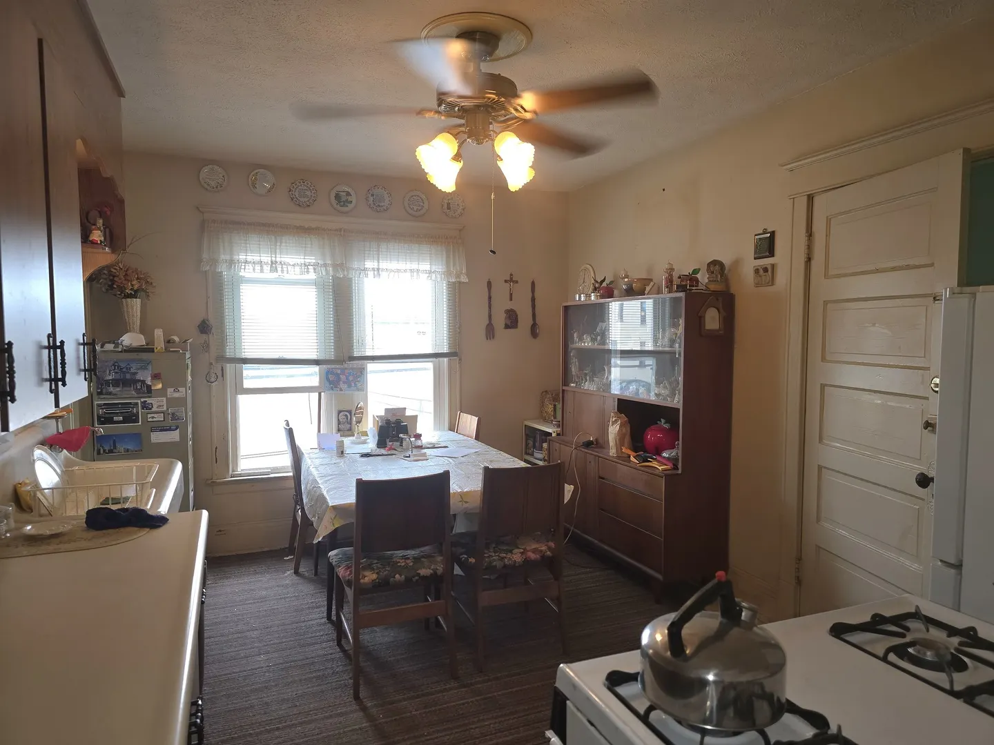 157-159 W Hickory Street IL