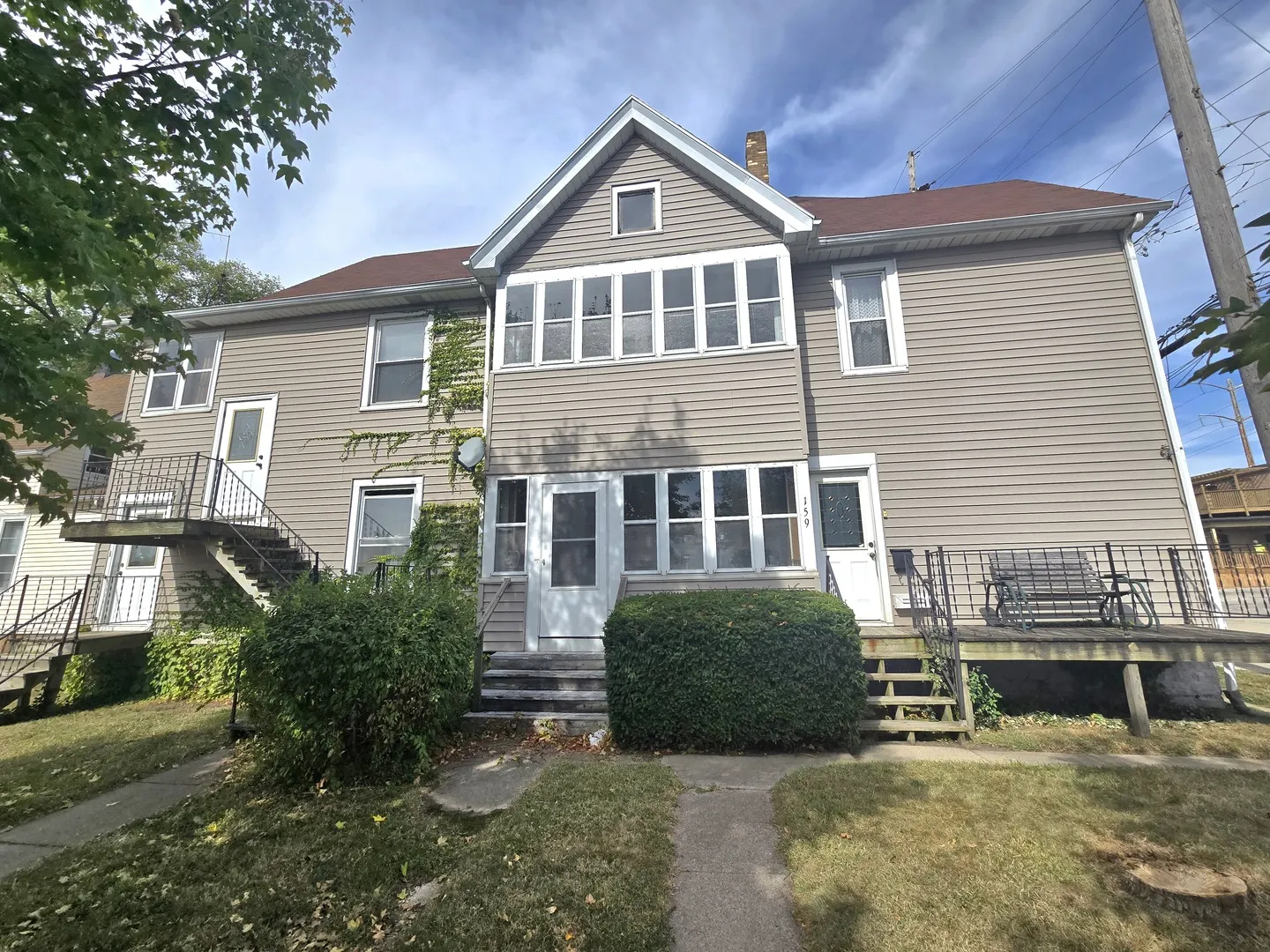 157-159 W Hickory Street IL