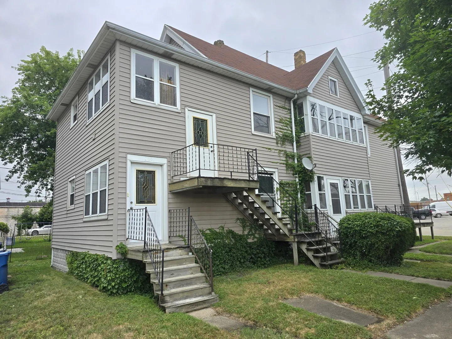 157-159 W Hickory Street IL