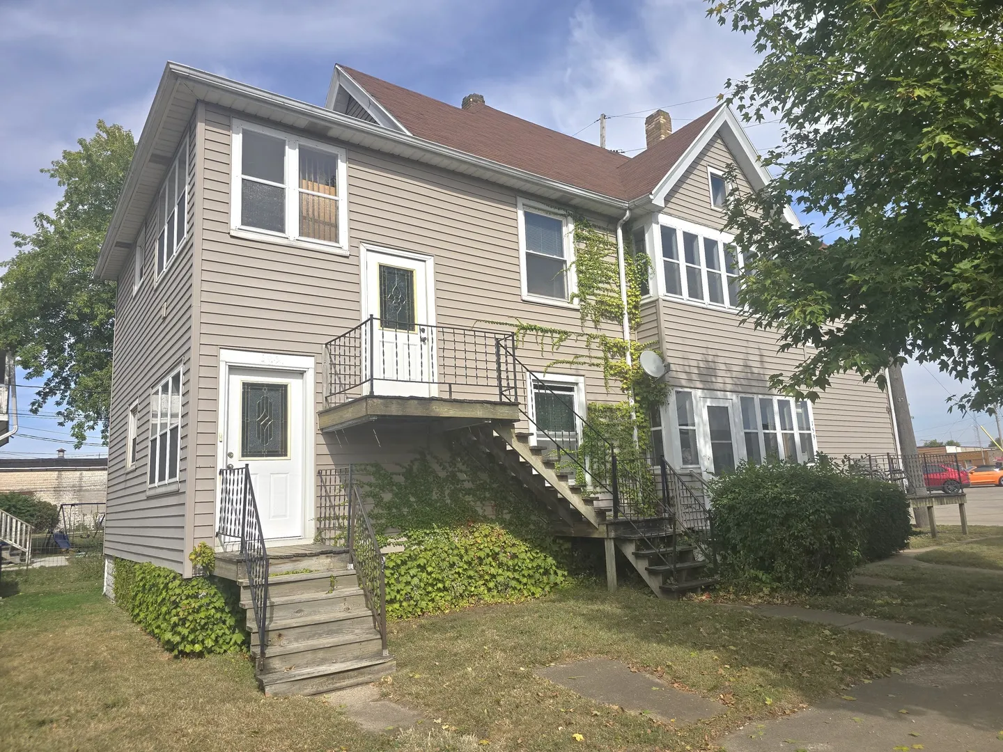 157-159 W Hickory Street IL