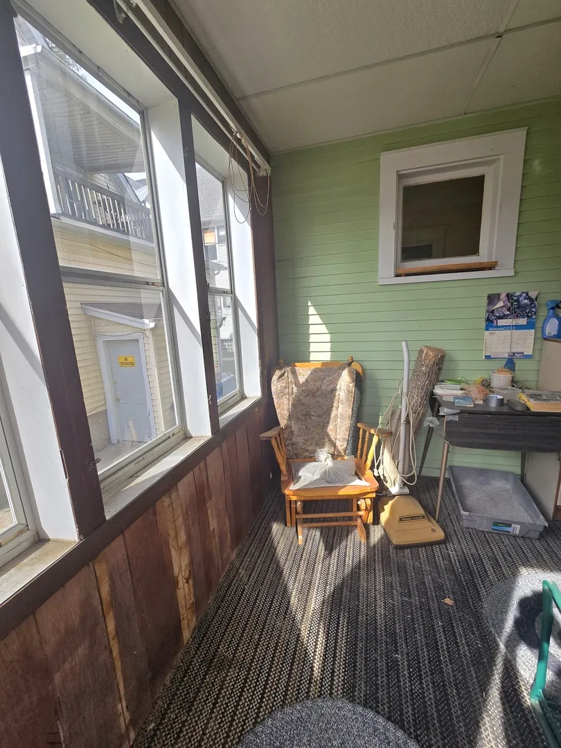 157-159 W Hickory Street IL