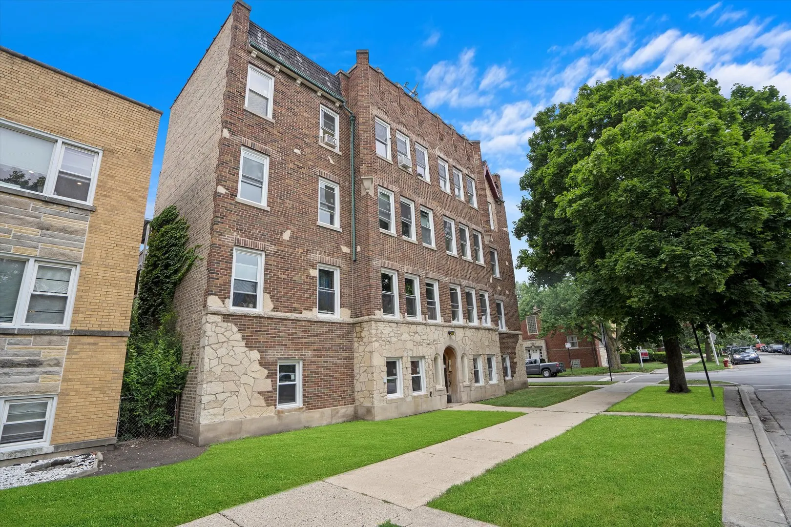 3035 W Rosemont Avenue 3 IL