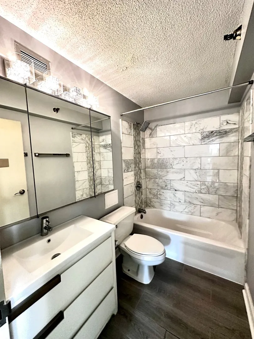 440 N Wabash Avenue 1704 IL