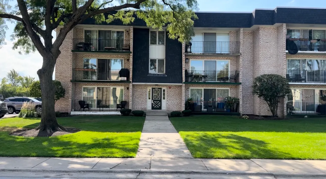 5621 W 104th Street B2 IL