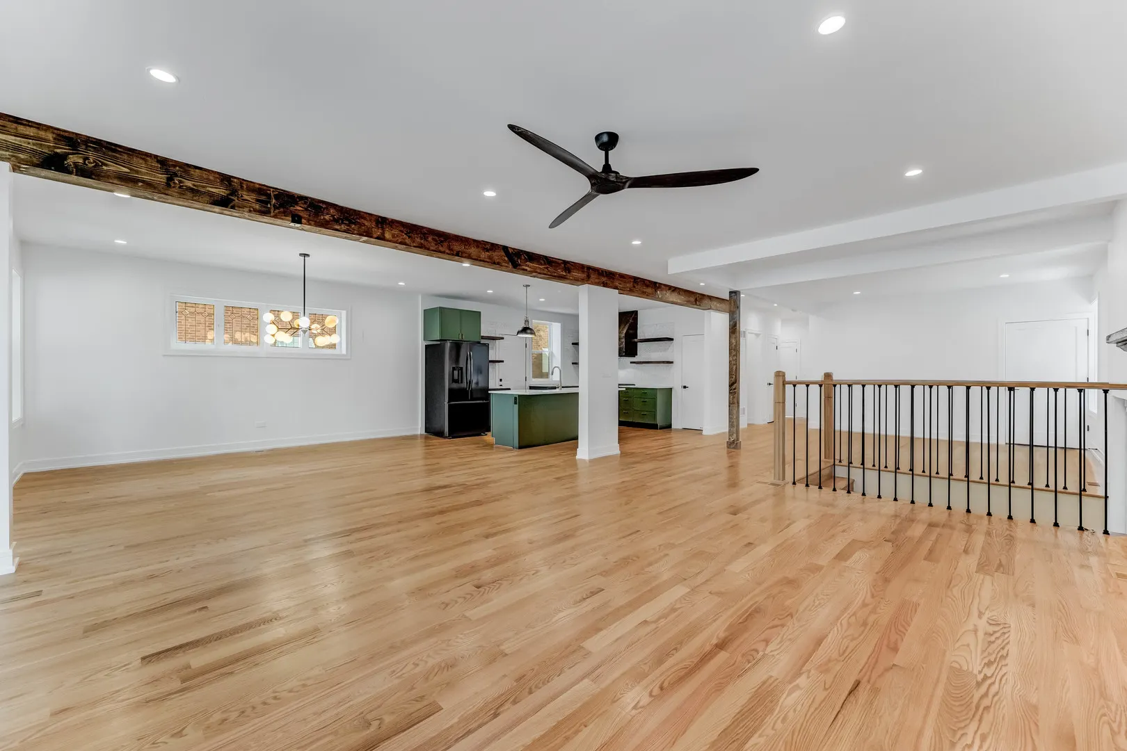 7427 S Oglesby Avenue IL
