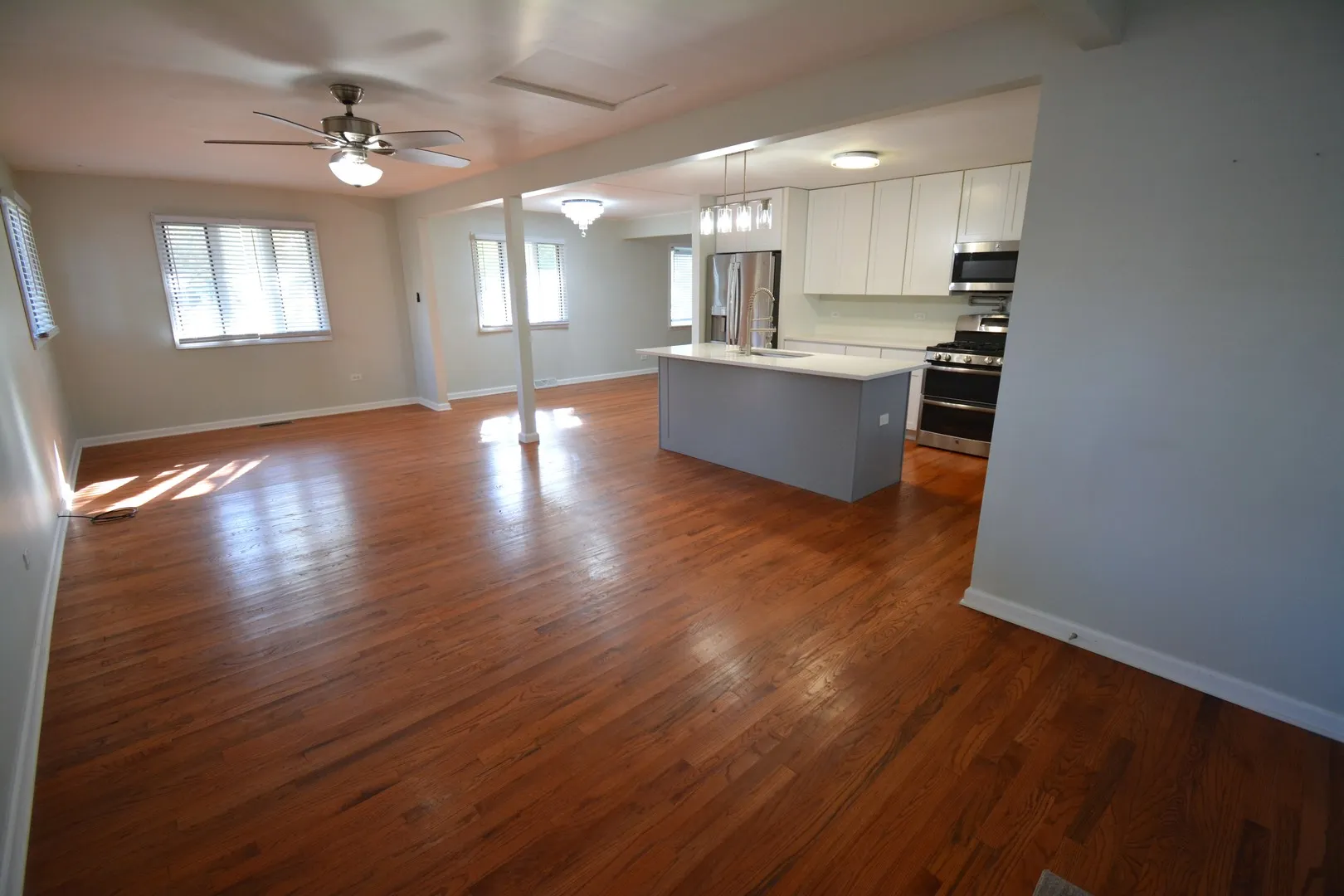 340 Arizona Boulevard IL